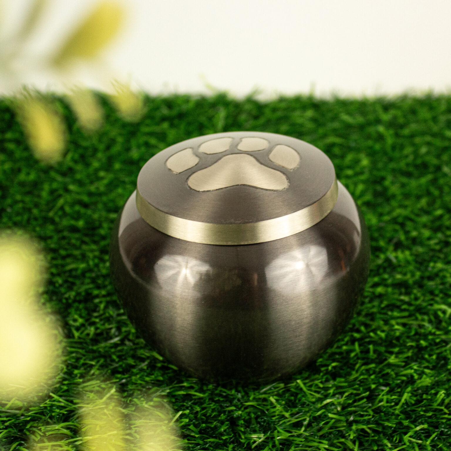 LB_Urn_Slate-Paw-Print-1